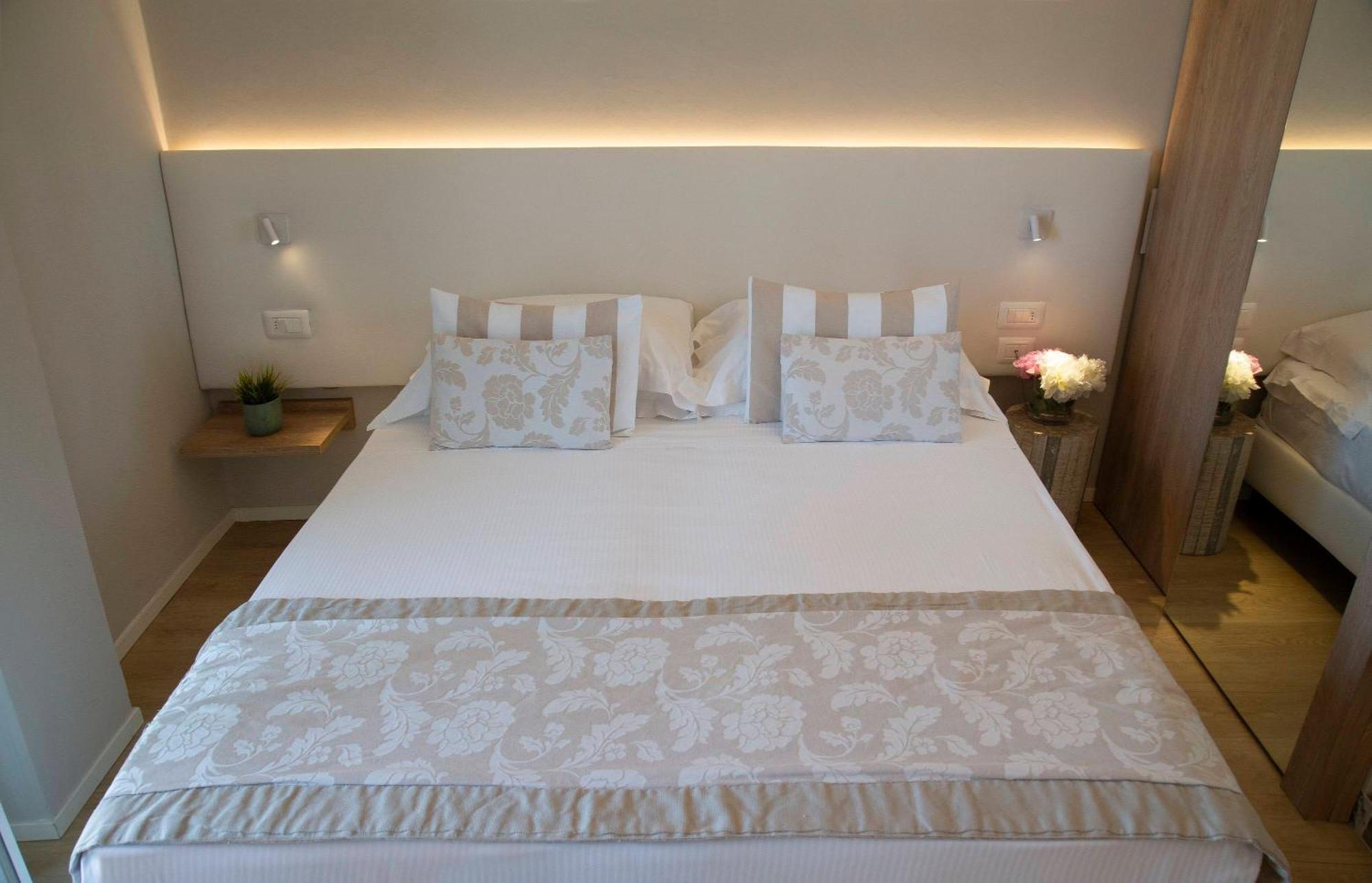 Hotel Mon Cheri Riccione Habitación foto